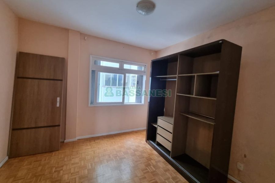 Apto Mobiliado com 80m², 2 dormitórios, no bairro Centro em Caxias do Sul para Comprar