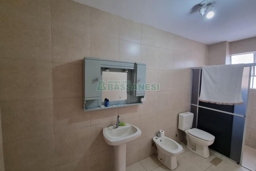 Apto Mobiliado com 80m², 2 dormitórios, no bairro Centro em Caxias do Sul para Comprar
