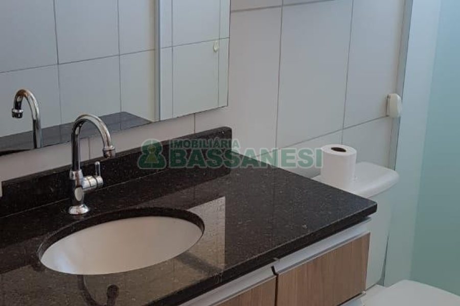 Apartamento com 52m², 2 dormitórios, 1 vaga, no bairro Sanvitto em Caxias do Sul para Comprar