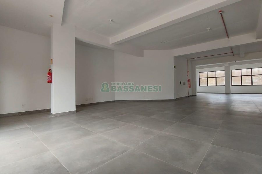 Loja com 260m², no bairro Cruzeiro em Caxias do Sul para Alugar