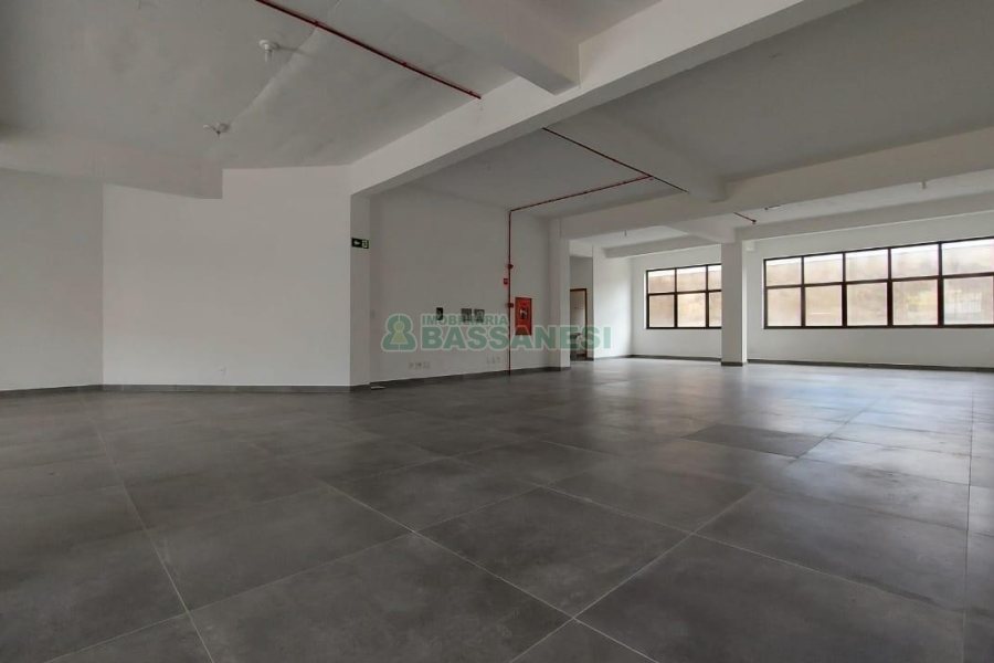 Loja com 260m², no bairro Cruzeiro em Caxias do Sul para Alugar