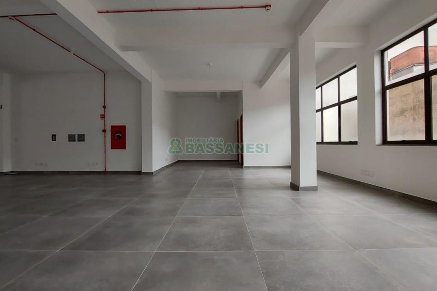 Loja com 260m², no bairro Cruzeiro em Caxias do Sul para Alugar