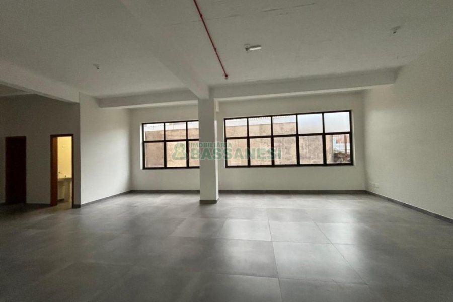 Loja com 260m², no bairro Cruzeiro em Caxias do Sul para Alugar