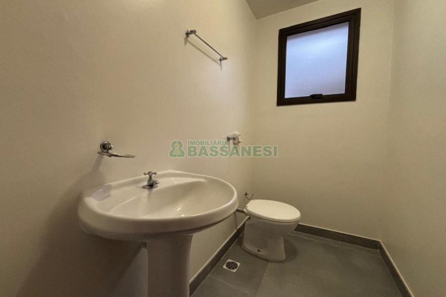 Loja com 260m², no bairro Cruzeiro em Caxias do Sul para Alugar