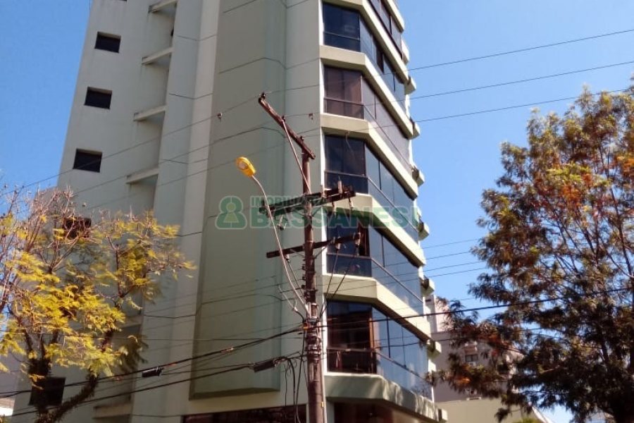 Apartamento com 205m², 3 dormitórios, 2 vagas, no bairro São Pelegrino em Caxias do Sul para Comprar