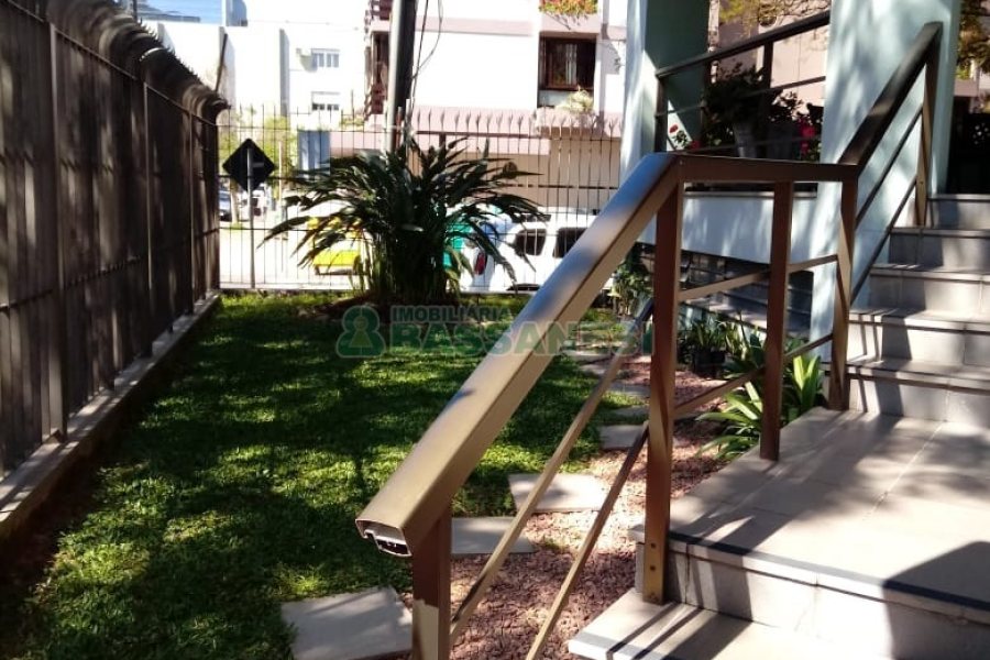 Apartamento com 205m², 3 dormitórios, 2 vagas, no bairro São Pelegrino em Caxias do Sul para Comprar