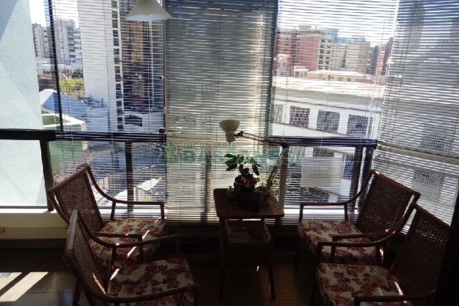 Apartamento com 205m², 3 dormitórios, 2 vagas, no bairro São Pelegrino em Caxias do Sul para Comprar