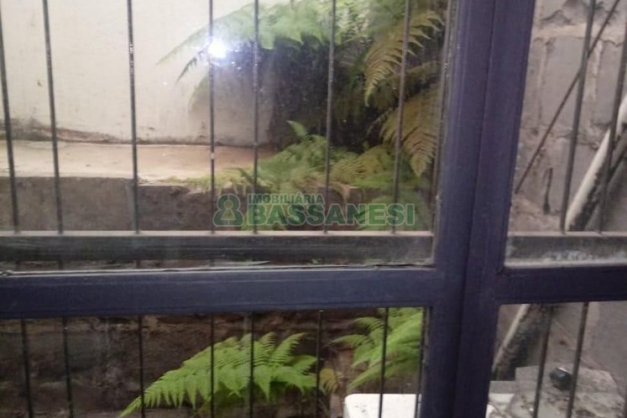 Loja com 300m², no bairro Pio X em Caxias do Sul para Alugar