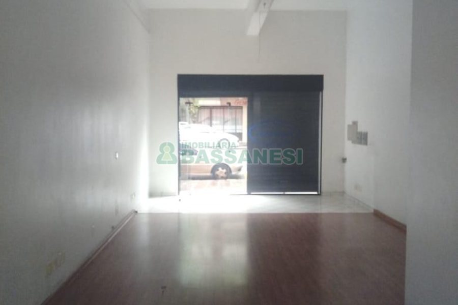 Loja com 110m², no bairro São Pelegrino em Caxias do Sul para Alugar