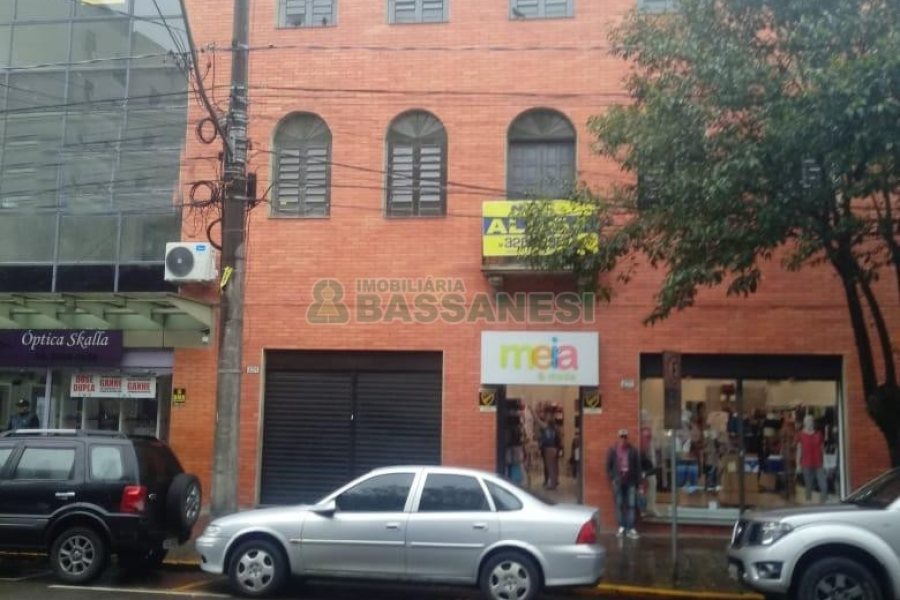 Loja com 110m², no bairro São Pelegrino em Caxias do Sul para Alugar