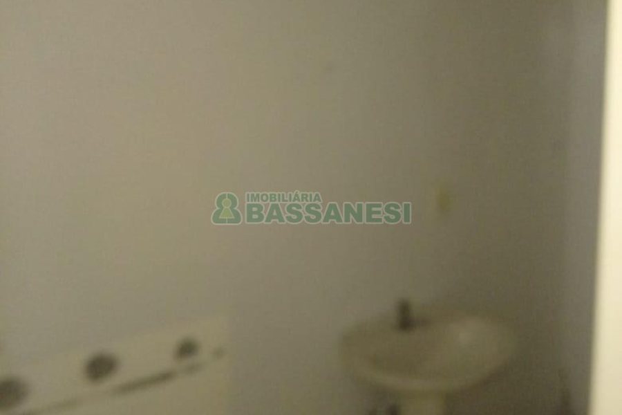 Loja com 110m², no bairro São Pelegrino em Caxias do Sul para Alugar