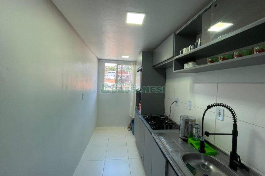 Apartamento com 52m², 2 dormitórios, 1 vaga, no bairro Esplanada em Caxias do Sul para Comprar