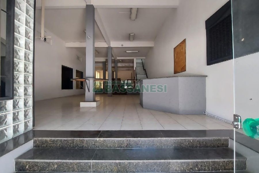 Loja com 700m², no bairro Centro em Caxias do Sul para Alugar