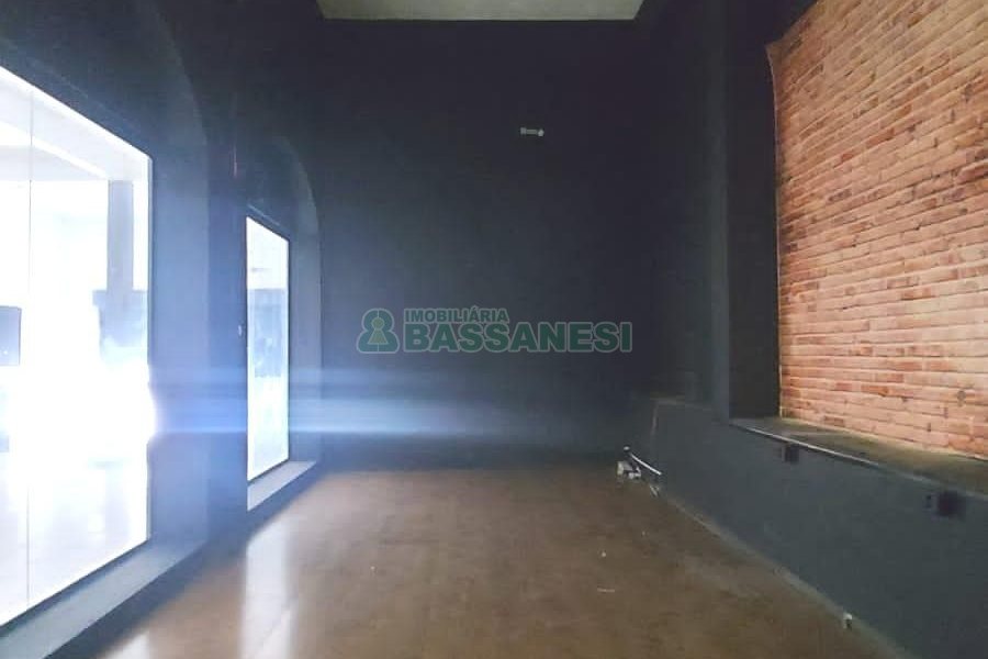 Loja com 700m², no bairro Centro em Caxias do Sul para Alugar