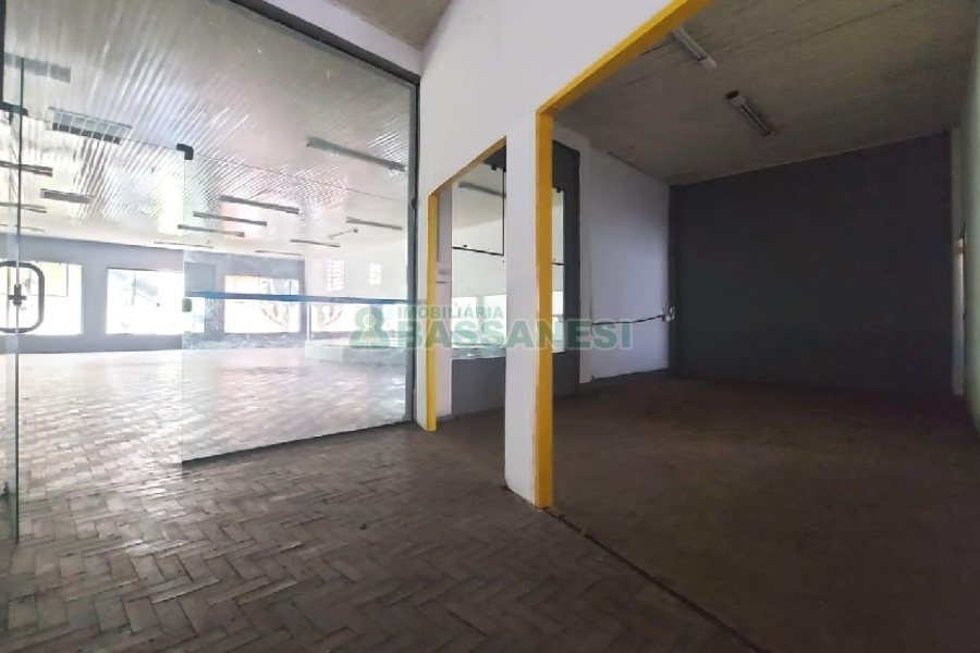 Loja com 700m², no bairro Centro em Caxias do Sul para Alugar