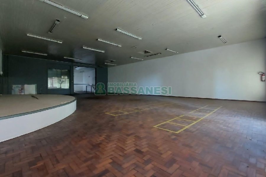 Loja com 700m², no bairro Centro em Caxias do Sul para Alugar
