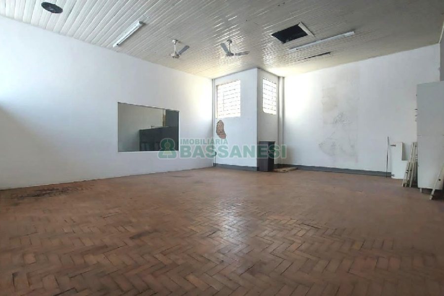 Loja com 700m², no bairro Centro em Caxias do Sul para Alugar