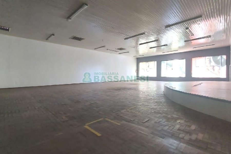 Loja com 700m², no bairro Centro em Caxias do Sul para Alugar