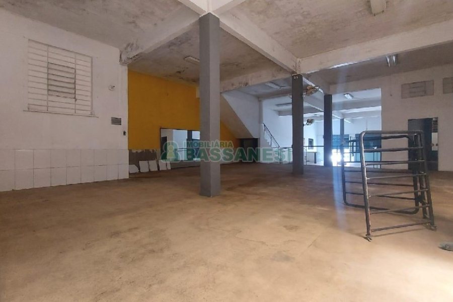 Loja com 700m², no bairro Centro em Caxias do Sul para Alugar