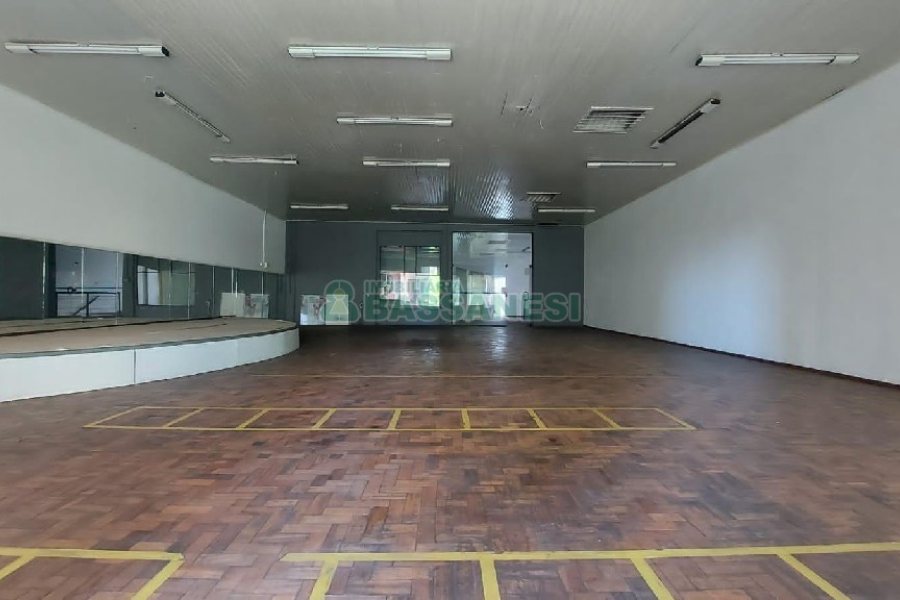 Loja com 700m², no bairro Centro em Caxias do Sul para Alugar