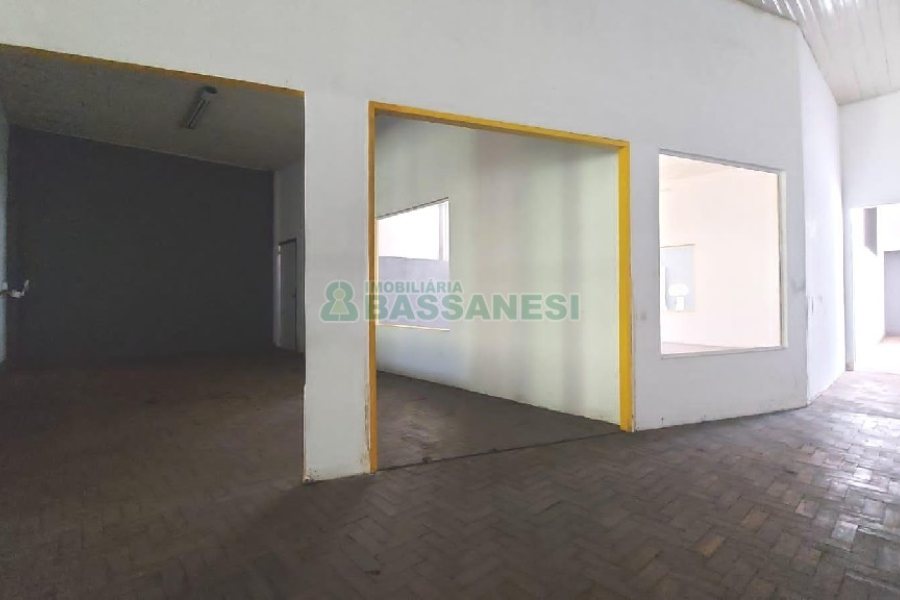 Loja com 700m², no bairro Centro em Caxias do Sul para Alugar