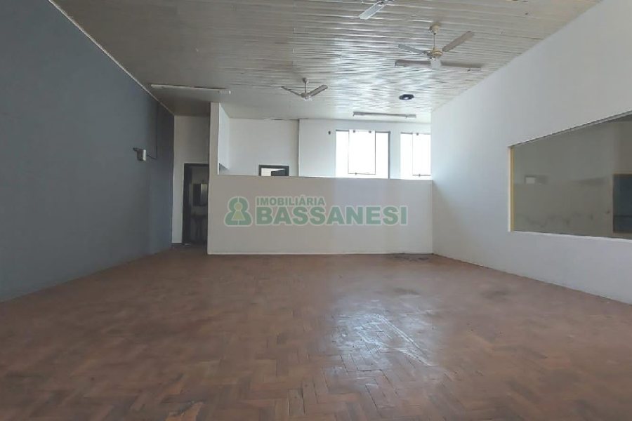Loja com 700m², no bairro Centro em Caxias do Sul para Alugar