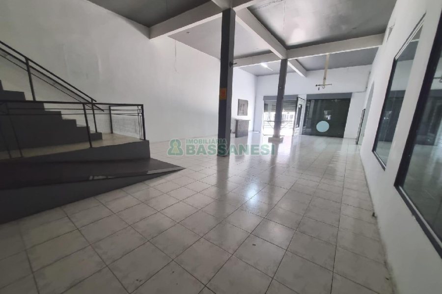 Loja com 700m², no bairro Centro em Caxias do Sul para Alugar