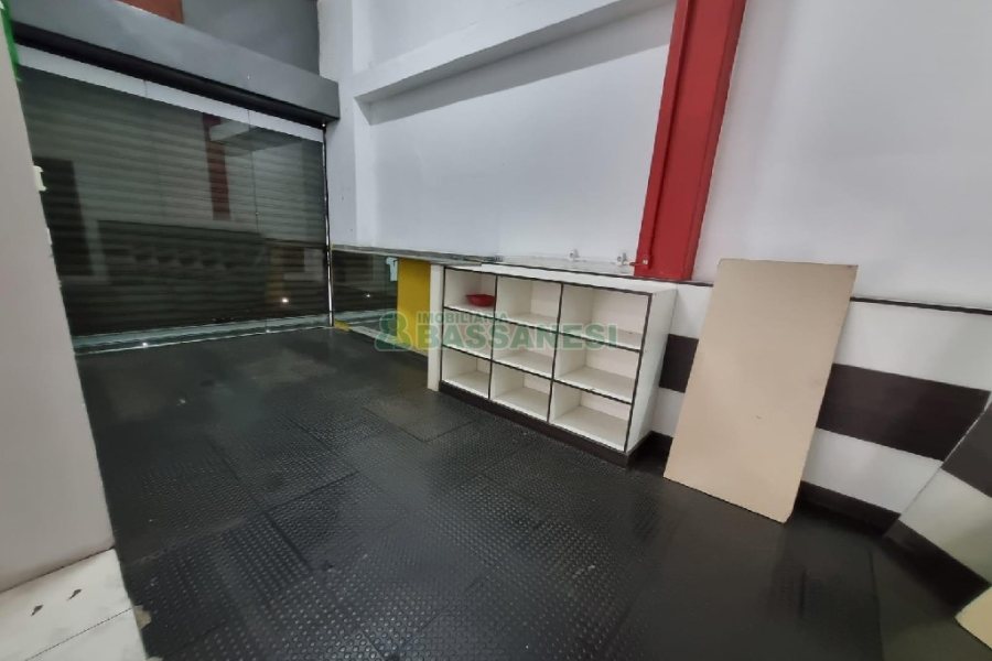 Loja com 700m², no bairro Centro em Caxias do Sul para Alugar