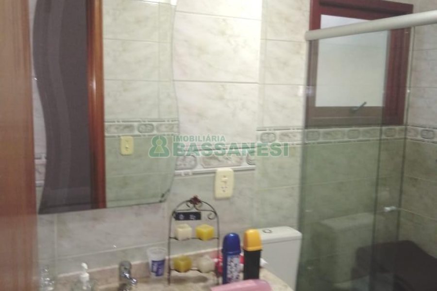 Apto Mobiliado com 132m², 3 dormitórios, 2 vagas, no bairro Cinqüentenário em Caxias do Sul para Comprar