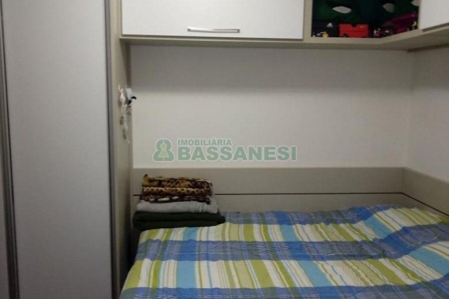 Apto Mobiliado com 132m², 3 dormitórios, 2 vagas, no bairro Cinqüentenário em Caxias do Sul para Comprar