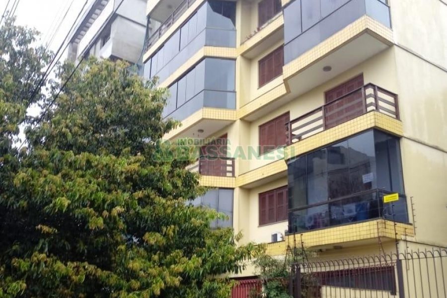 Apto Mobiliado com 132m², 3 dormitórios, 2 vagas, no bairro Cinqüentenário em Caxias do Sul para Comprar