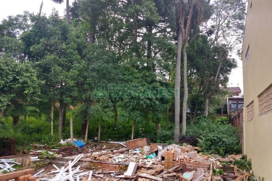 Terreno, no bairro Lourdes em Caxias do Sul para Comprar