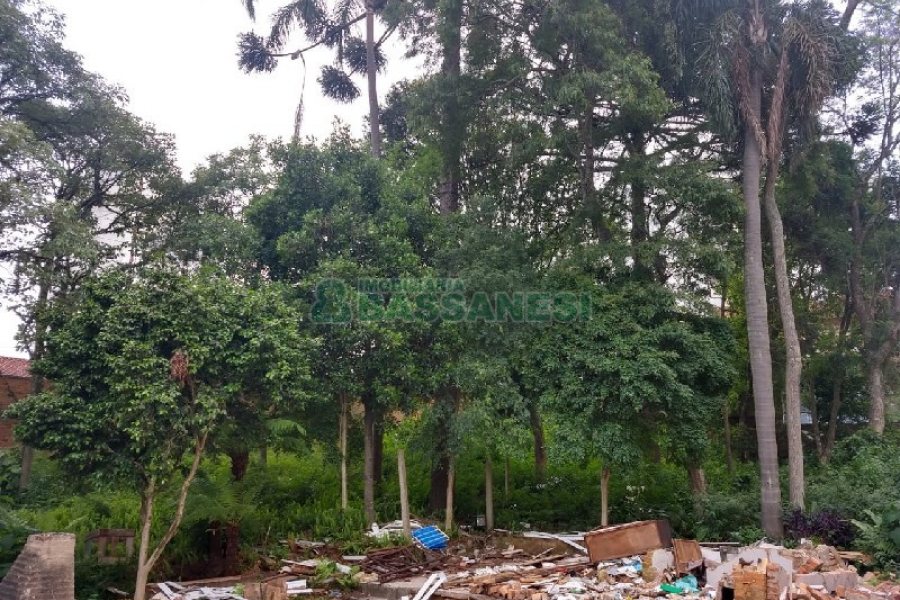 Terreno, no bairro Lourdes em Caxias do Sul para Comprar