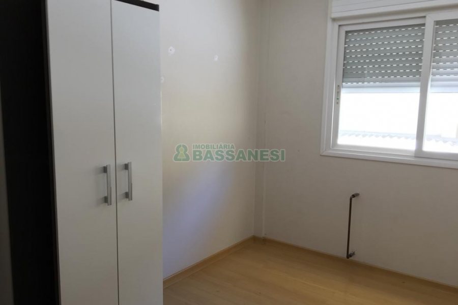 Apartamento com 71m², 2 dormitórios, 2 vagas, no bairro São Leopoldo em Caxias do Sul para Comprar
