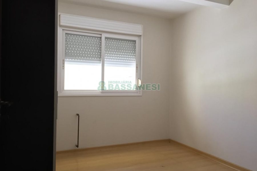 Apartamento com 71m², 2 dormitórios, 2 vagas, no bairro São Leopoldo em Caxias do Sul para Comprar