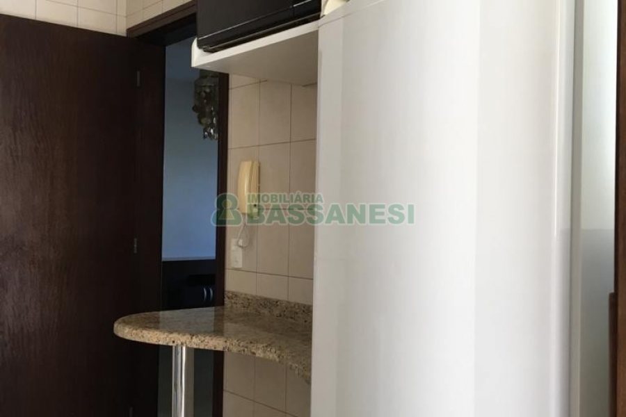 Apartamento com 71m², 2 dormitórios, 2 vagas, no bairro São Leopoldo em Caxias do Sul para Comprar