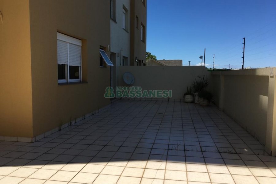Apartamento com 71m², 2 dormitórios, 2 vagas, no bairro São Leopoldo em Caxias do Sul para Comprar