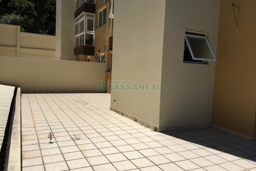 Apartamento com 71m², 2 dormitórios, 2 vagas, no bairro São Leopoldo em Caxias do Sul para Comprar