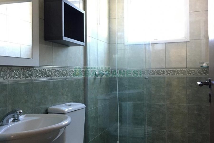 Apartamento com 71m², 2 dormitórios, 2 vagas, no bairro São Leopoldo em Caxias do Sul para Comprar