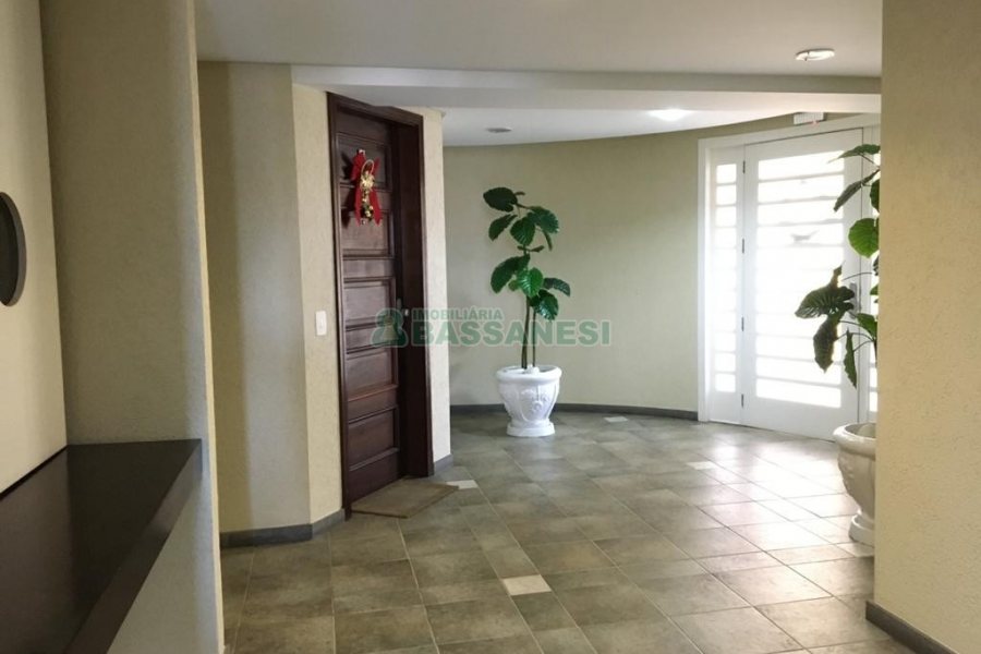 Apartamento com 71m², 2 dormitórios, 2 vagas, no bairro São Leopoldo em Caxias do Sul para Comprar