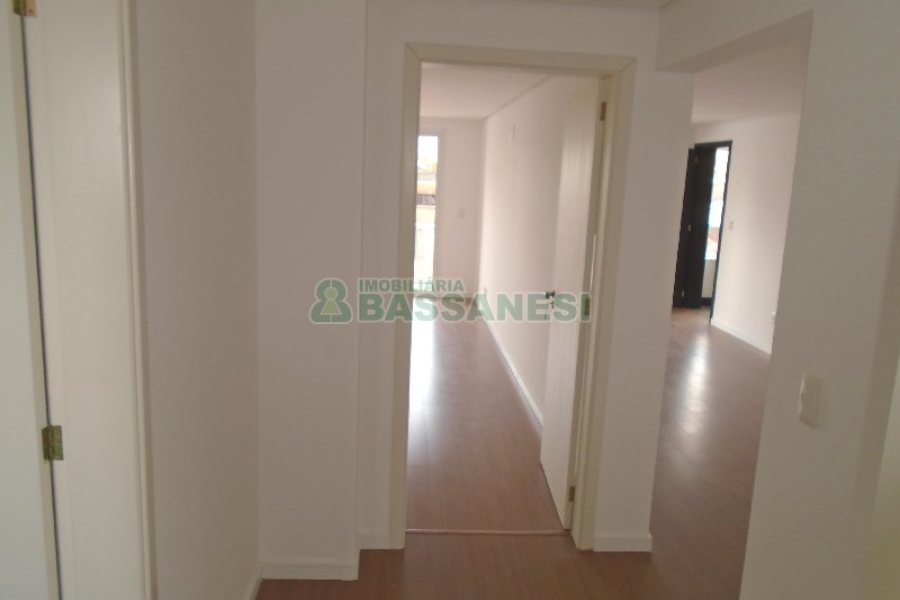 Apartamento com 118m², 2 dormitórios, 2 vagas, no bairro Panazzolo em Caxias do Sul para Comprar