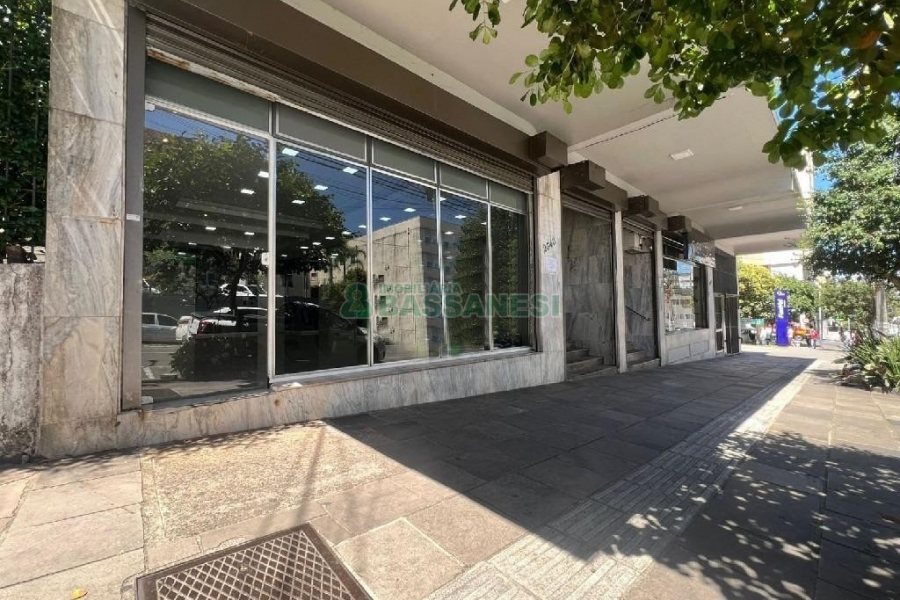 Loja com 170m², no bairro São Pelegrino em Caxias do Sul para Alugar