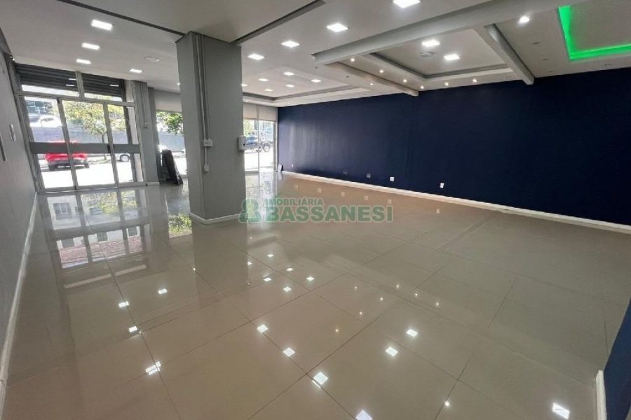 Loja com 170m², no bairro São Pelegrino em Caxias do Sul para Alugar