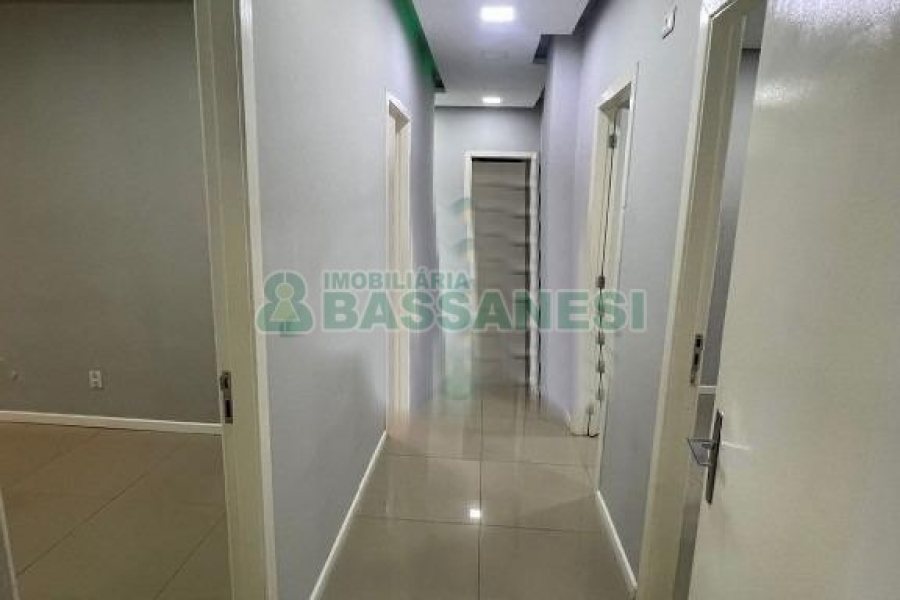 Loja com 170m², no bairro São Pelegrino em Caxias do Sul para Alugar