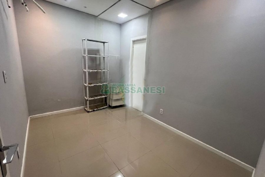 Loja com 170m², no bairro São Pelegrino em Caxias do Sul para Alugar