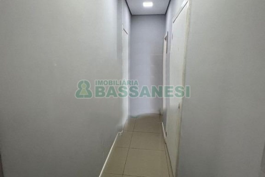 Loja com 170m², no bairro São Pelegrino em Caxias do Sul para Alugar