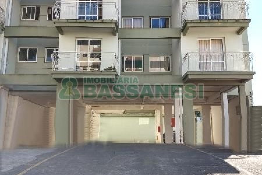 Apartamento com 36m², 1 dormitório, 1 vaga, no bairro Lourdes em Caxias do Sul para Comprar