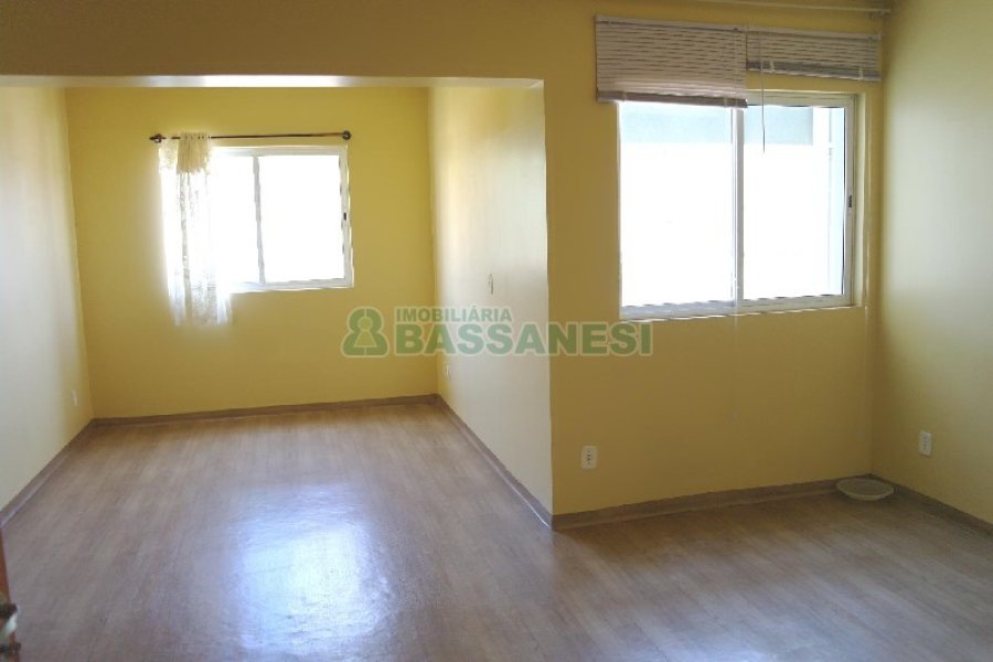 Apartamento com 36m², 1 dormitório, 1 vaga, no bairro Lourdes em Caxias do Sul para Comprar