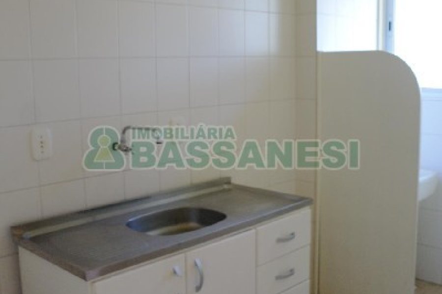 Apartamento com 36m², 1 dormitório, 1 vaga, no bairro Lourdes em Caxias do Sul para Comprar