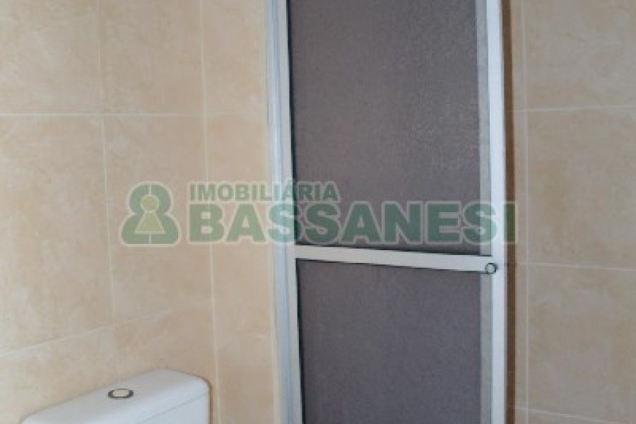 Apartamento com 36m², 1 dormitório, 1 vaga, no bairro Lourdes em Caxias do Sul para Comprar